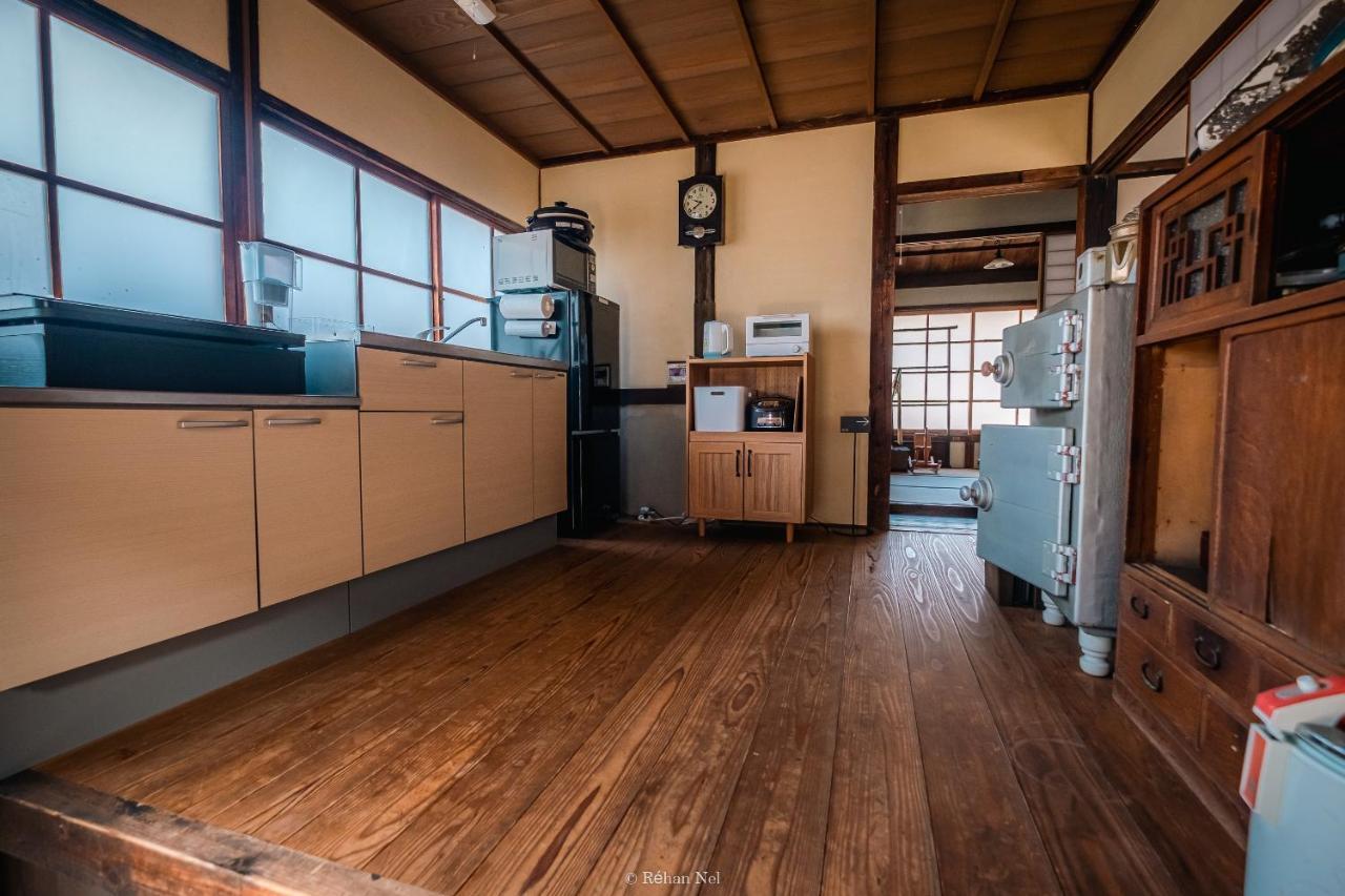 Вілла Japan'S Oldest Remaining Company Housing Асаґо Екстер'єр фото